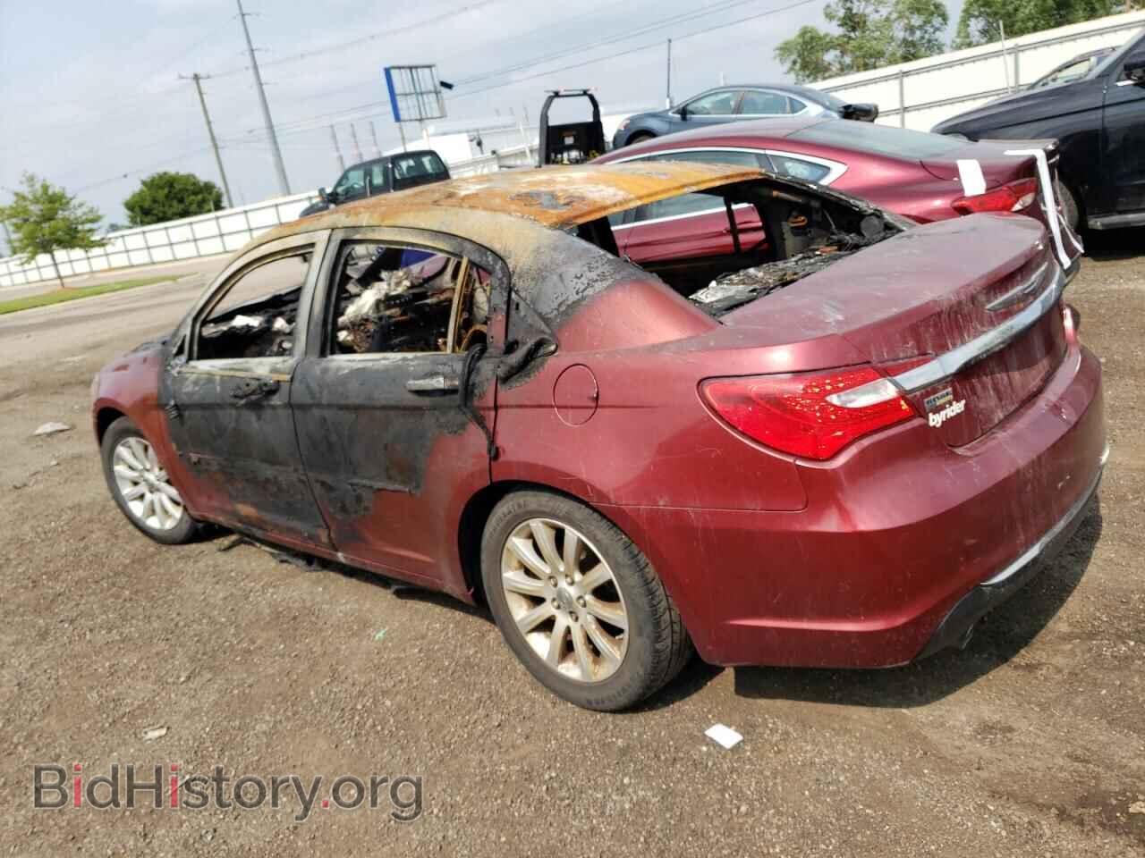 2013 CHRYSLER 200 - VIN: 1C3CCBCG7DN607843 - Фото 2
