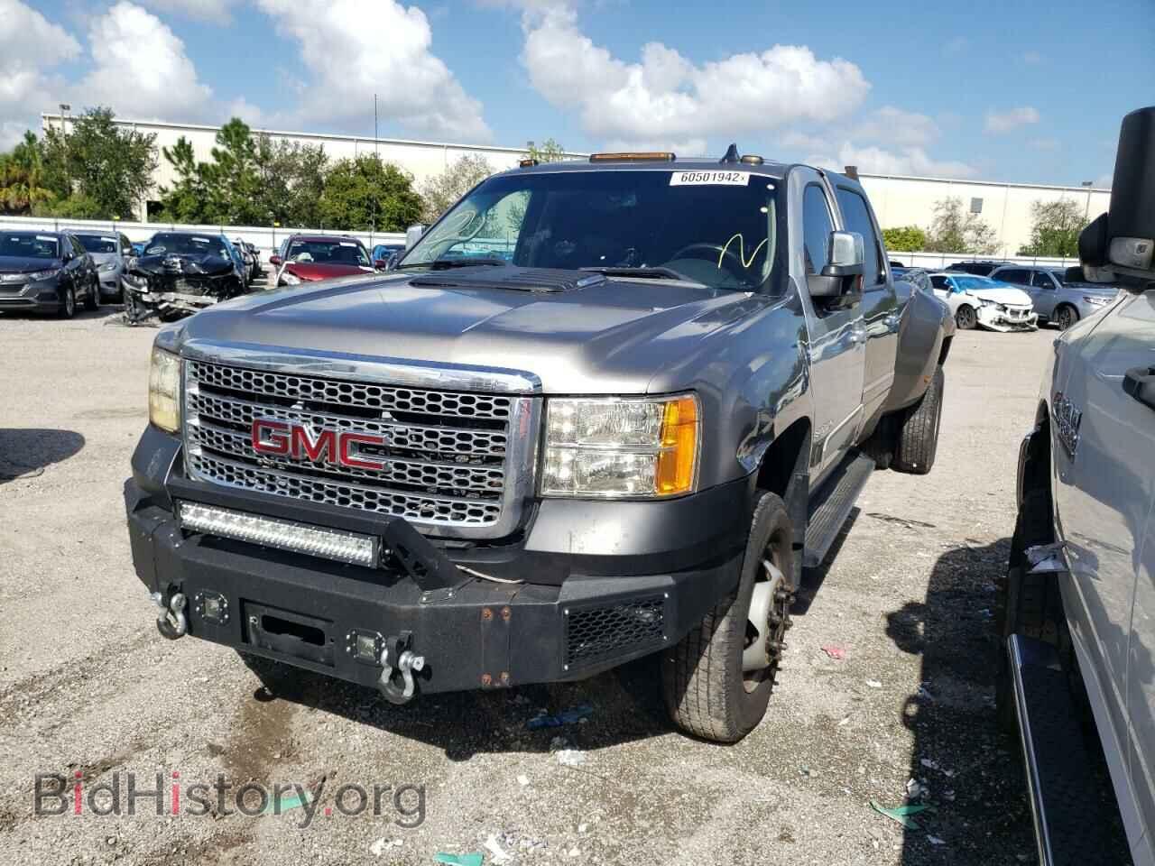 2013 GMC SIERRA - VIN: 1GT426C8XDF133366 - Фото 2
