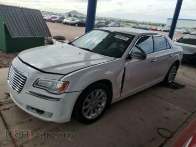 2012 Chrysler 300 Limited, белый — VIN 2C3CCACG2CH165586, Copart