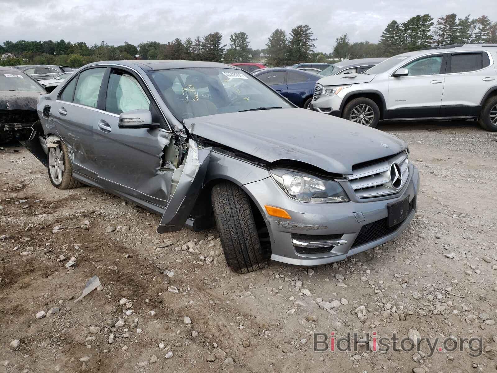 Photo WDDGF8AB8DG110356 - MERCEDES-BENZ C-CLASS 2013