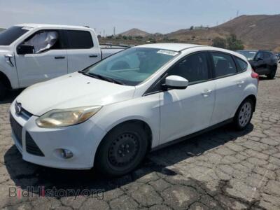 2012 Ford FOCUS SE, белый — VIN 1FAHP3K29CL258654, Copart