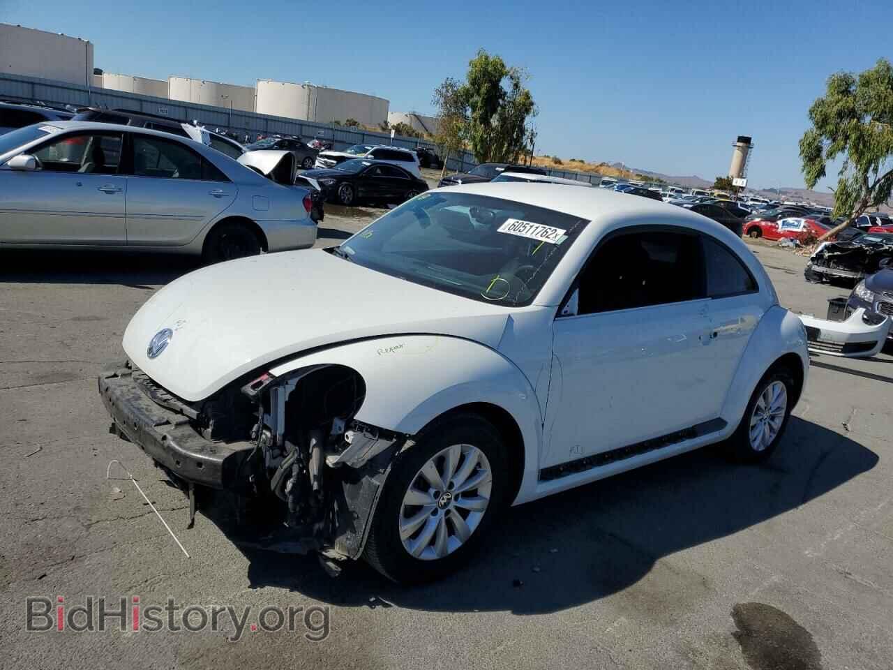 2014 VOLKSWAGEN BEETLE - VIN: 3VWF17AT8EM646879 - Фото 2