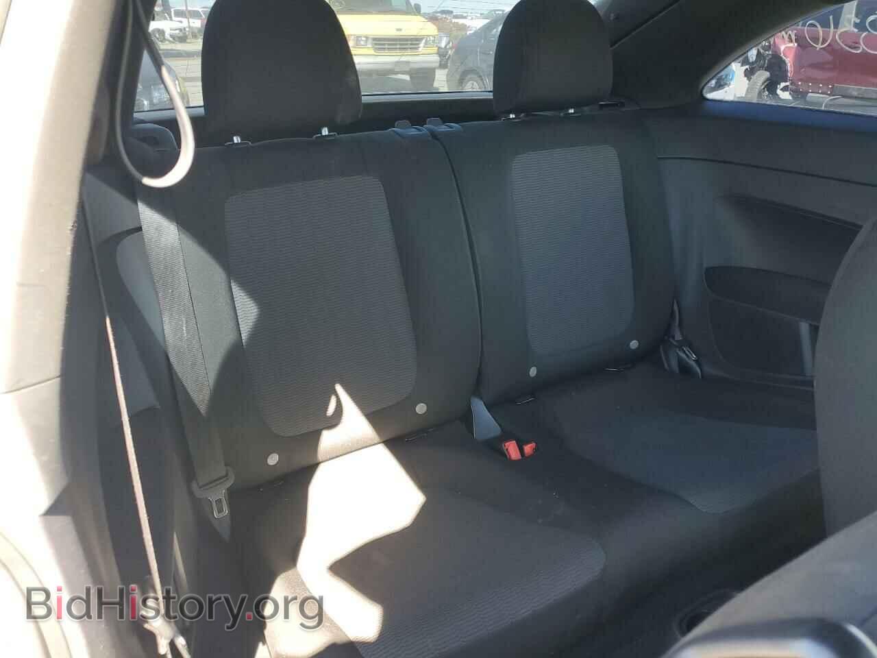 2014 VOLKSWAGEN BEETLE - VIN: 3VWF17AT8EM646879 - Фото 6
