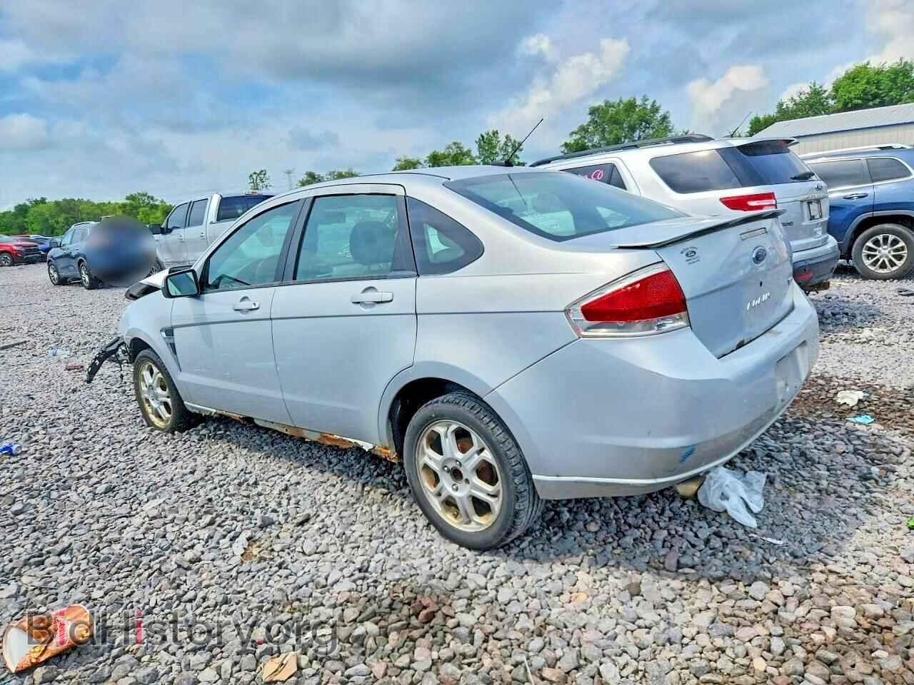 2008 FORD FOCUS - VIN: 1FAHP35N48W100430 - Фото 2