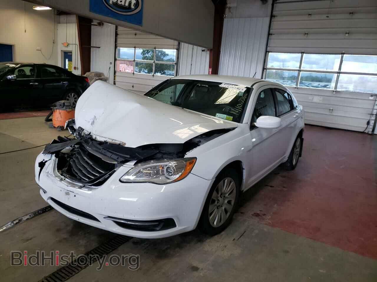 2013 CHRYSLER 200 - VIN: 1C3CCBAG9DN729364 - Фото 2