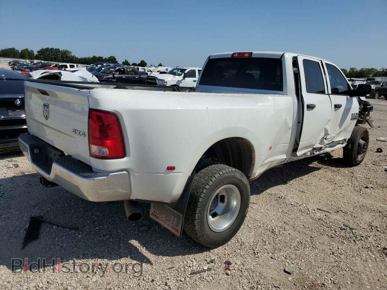 2018 RAM All Models - VIN: 3C63RRGLXJG305632 - Photo 3