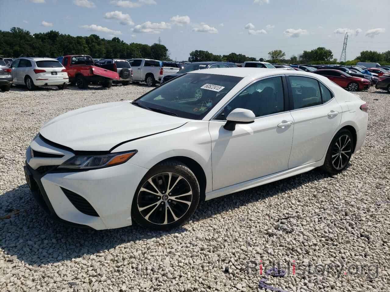 Photo 4T1B11HK6JU057293 - TOYOTA CAMRY 2018