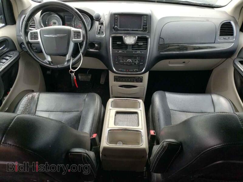 2011 Chrysler MINIVAN (VIN 2A4RR8DG9BR781381) — photo 8 of 13