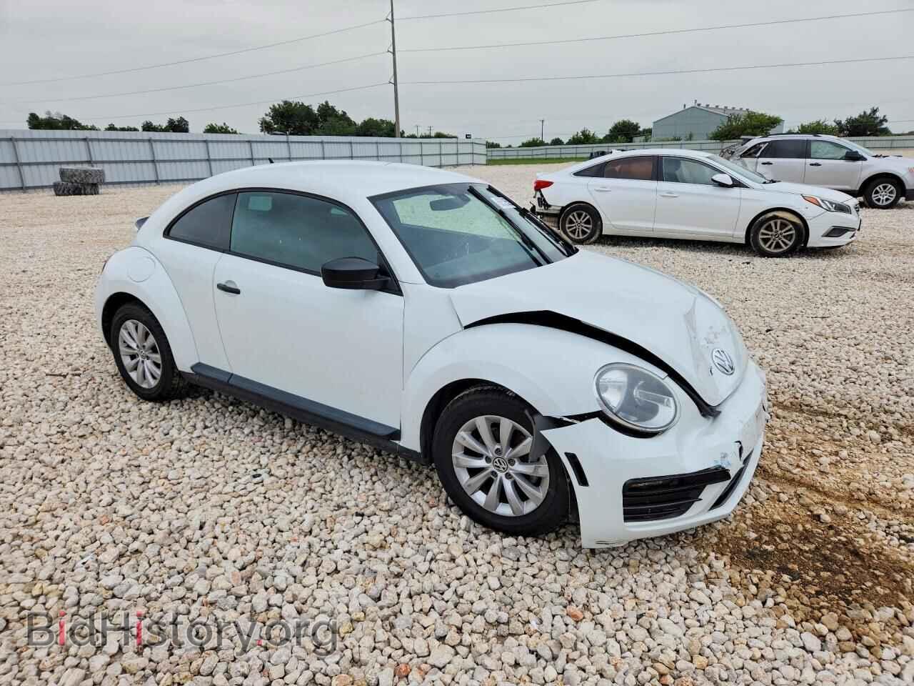 2017 VOLKSWAGEN BEETLE - VIN: 3VWF17ATXHM610700 - Фото 4