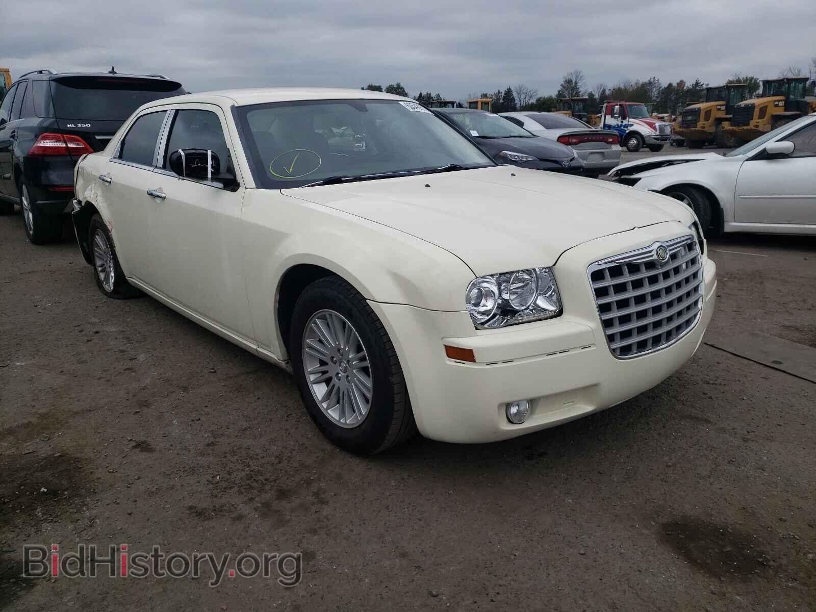 Photo 2C3CA4CD9AH105122 - CHRYSLER 300 2010