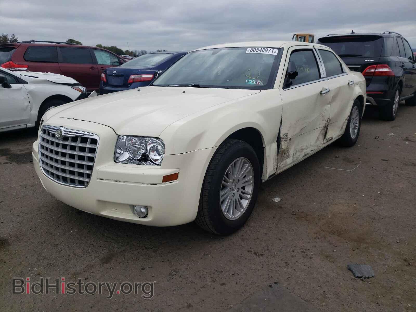 2010 CHRYSLER 300 - VIN: 2C3CA4CD9AH105122 - Фото 2