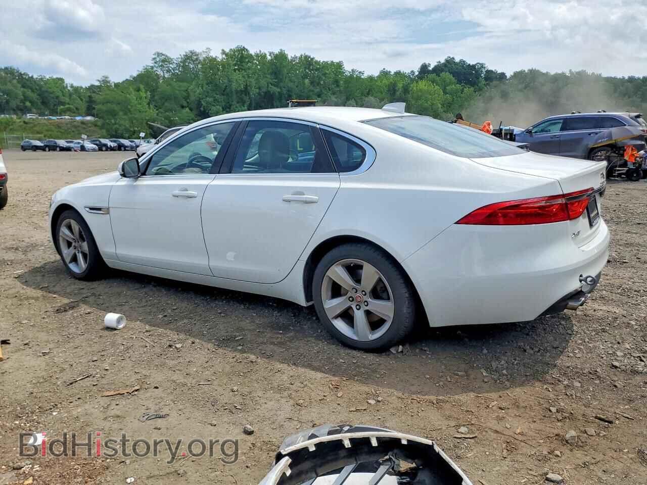 2017 JAGUAR XF - VIN: SAJBR4BN2HCY42624 - Фото 2