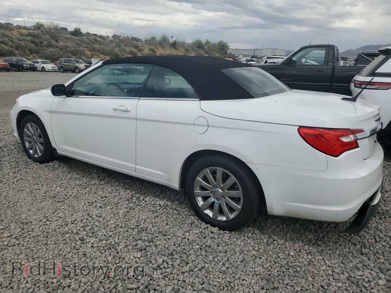 2013 CHRYSLER 200 - VIN: 1C3BCBEB9DN526940 - Фото 2
