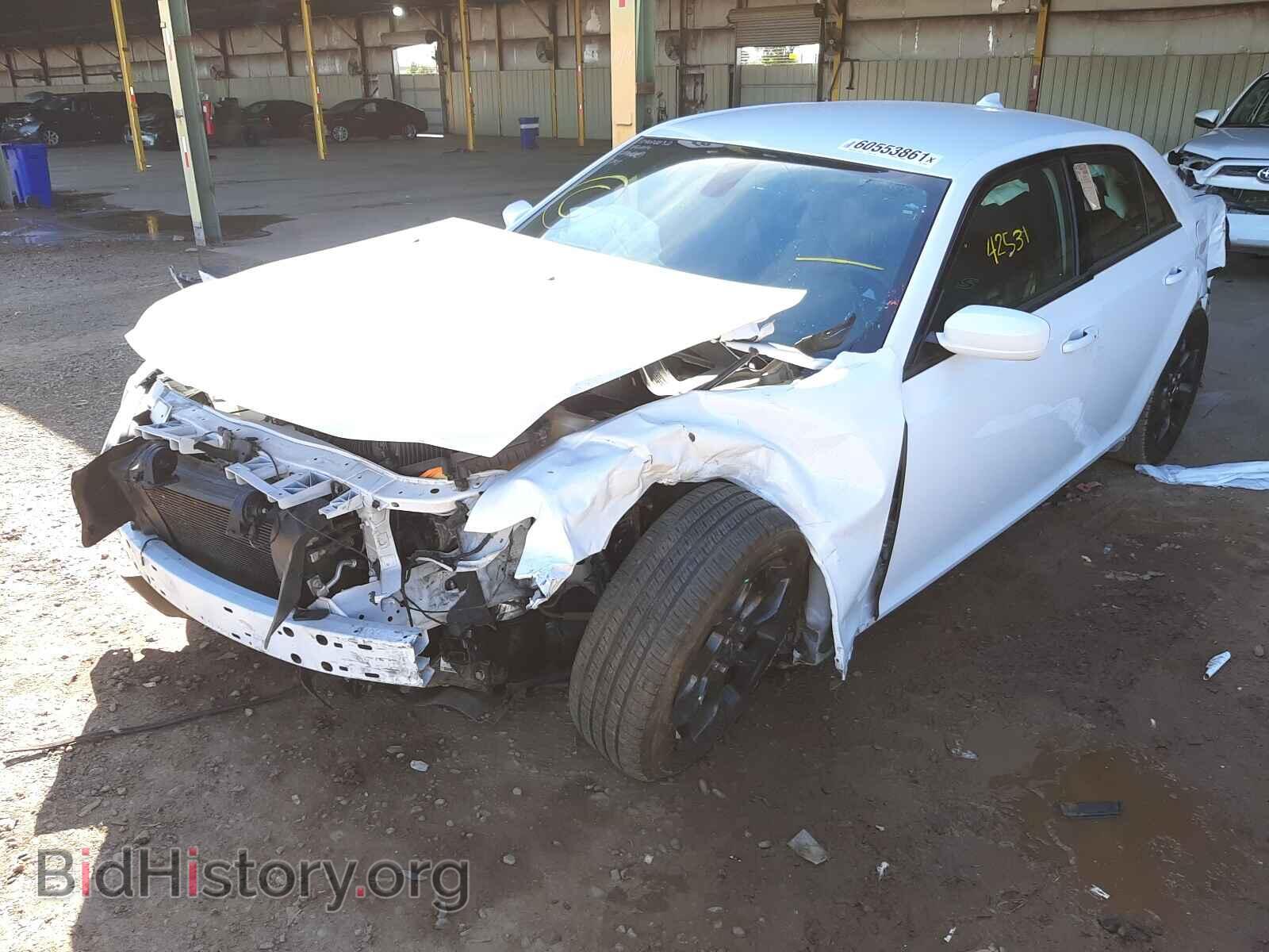 2019 CHRYSLER 300 - VIN: 2C3CCAGG8KH635175 - Фото 2