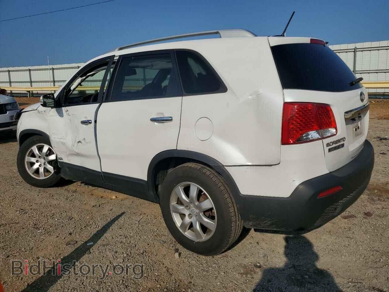 2011 KIA SORENTO - VIN: 5XYKTCA19BG099133 - Фото 2