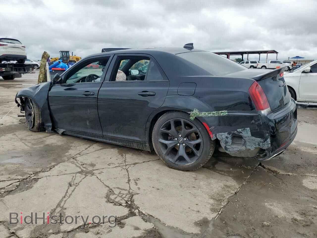 2021 CHRYSLER 300 - VIN: 2C3CCABT3MH511807 - Фото 2