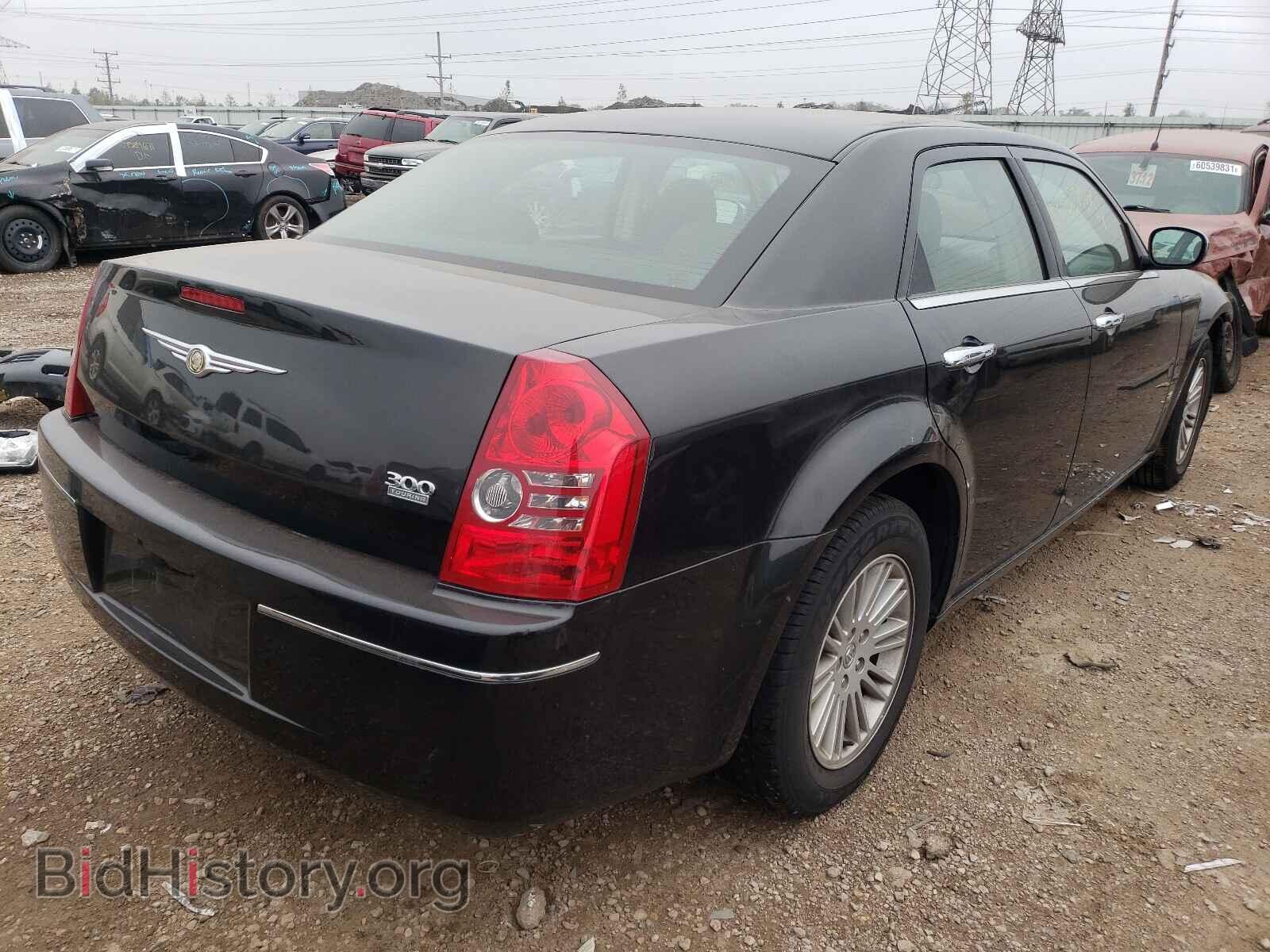 2010 CHRYSLER 300 - VIN: 2C3CA4CDXAH101693 - Фото 4