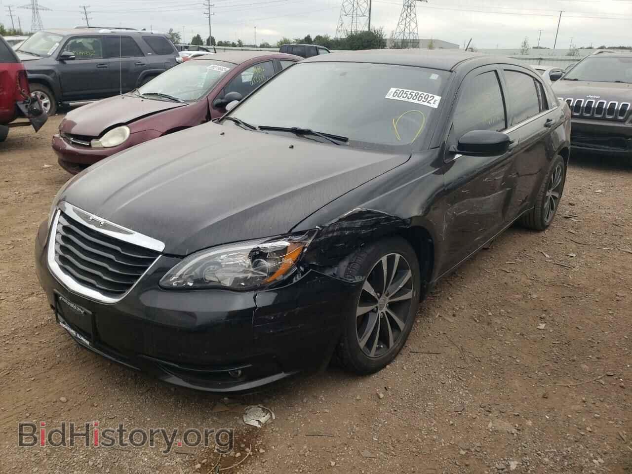 2013 CHRYSLER 200 - VIN: 1C3CCBBG0DN737139 - Фото 2