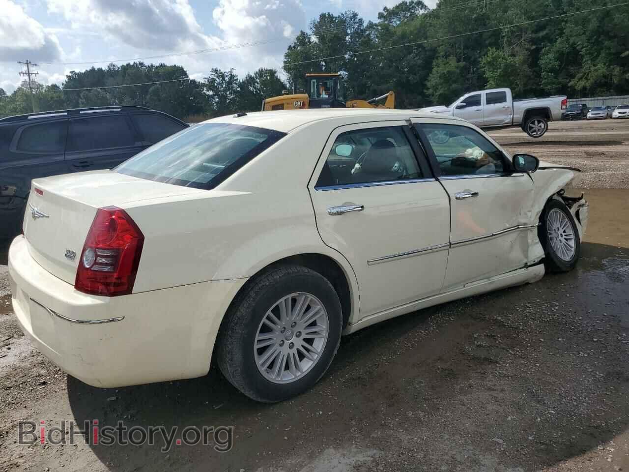 2010 CHRYSLER 300 - VIN: 2C3CA5CV1AH265879 - Фото 3