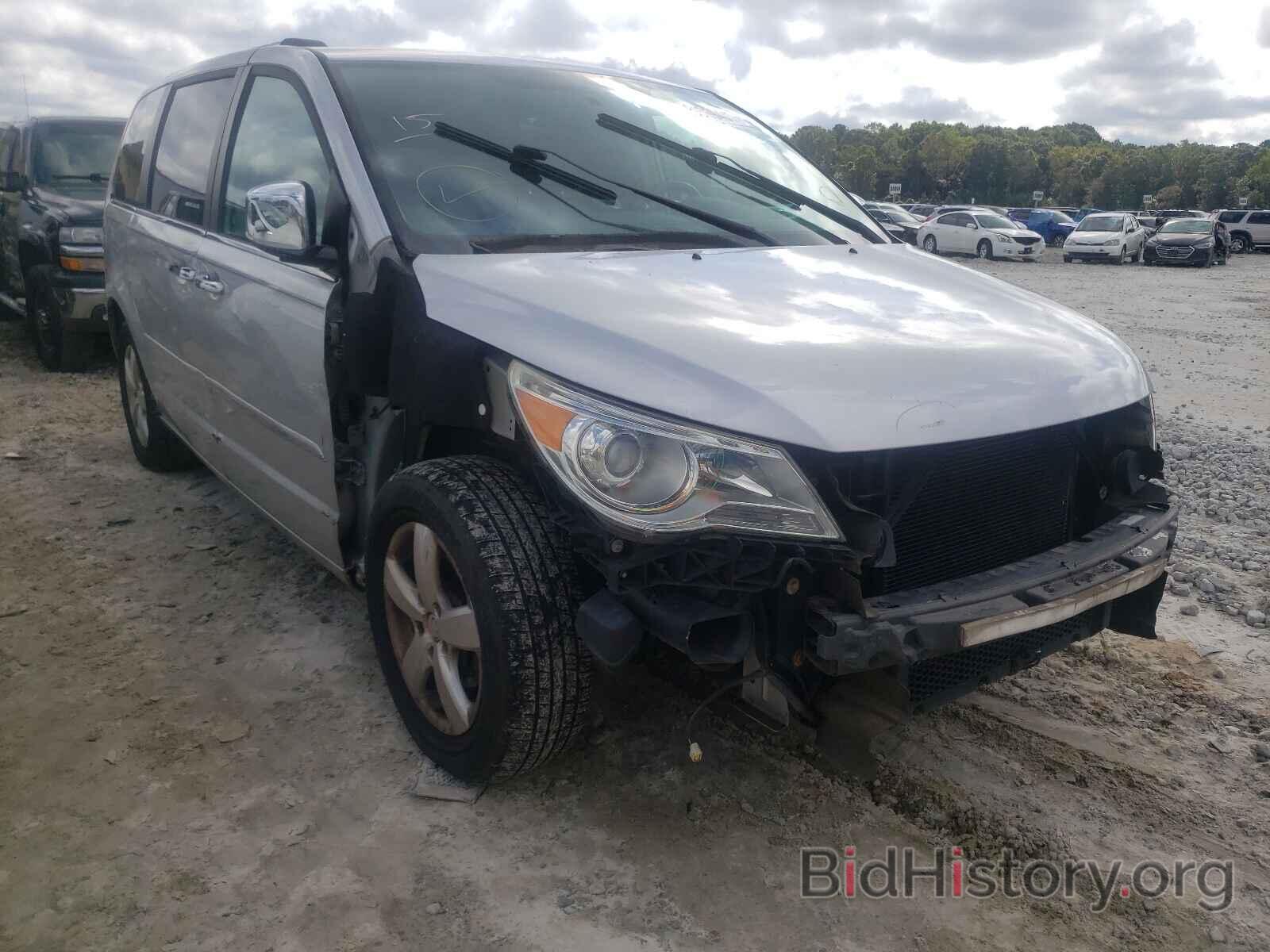 Photo 2V4RW6DG1BR645822 - VOLKSWAGEN ROUTAN 2011