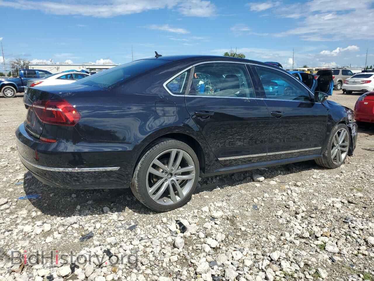 2017 VOLKSWAGEN PASSAT - VIN: 1VWAT7A35HC046511 - Фото 3