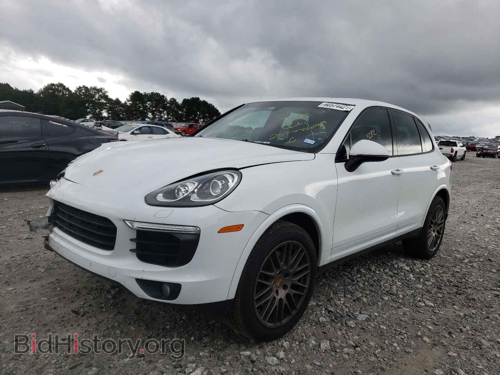 2017 PORSCHE CAYENNE - VIN: WP1AA2A23HKA84777 - Фото 2