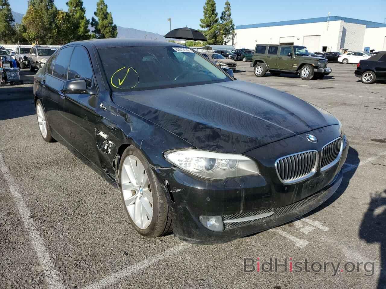 Photo WBAFR7C5XBC608395 - BMW 5 SERIES 2011