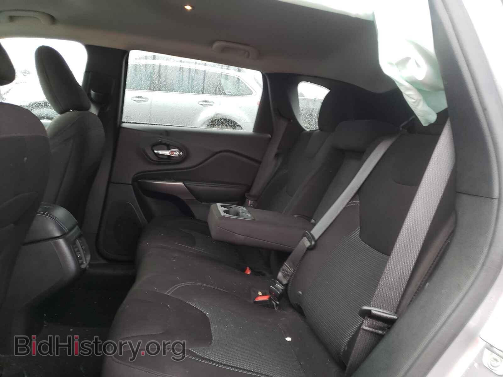 2019 JEEP CHEROKEE - VIN: 1C4PJLCB7KD269621 - Фото 6