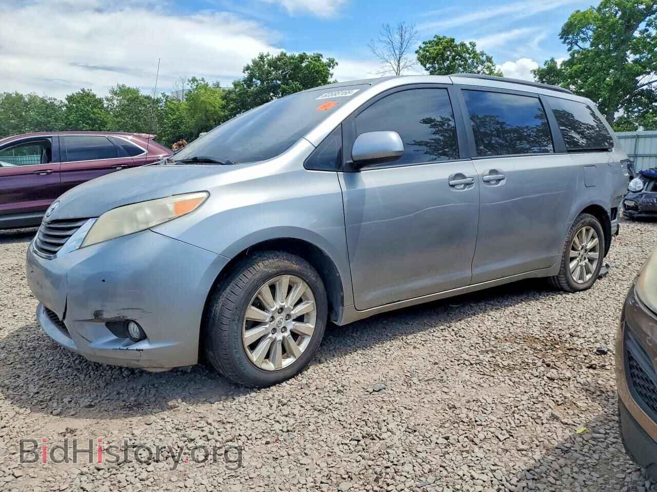 Фотография 5TDDK3DC5BS020908 - TOYOTA SIENNA 2011