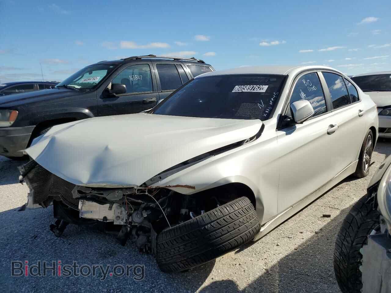 2013 BMW 3 SERIES - VIN: WBA3A5C50DF355233 - Фото 2