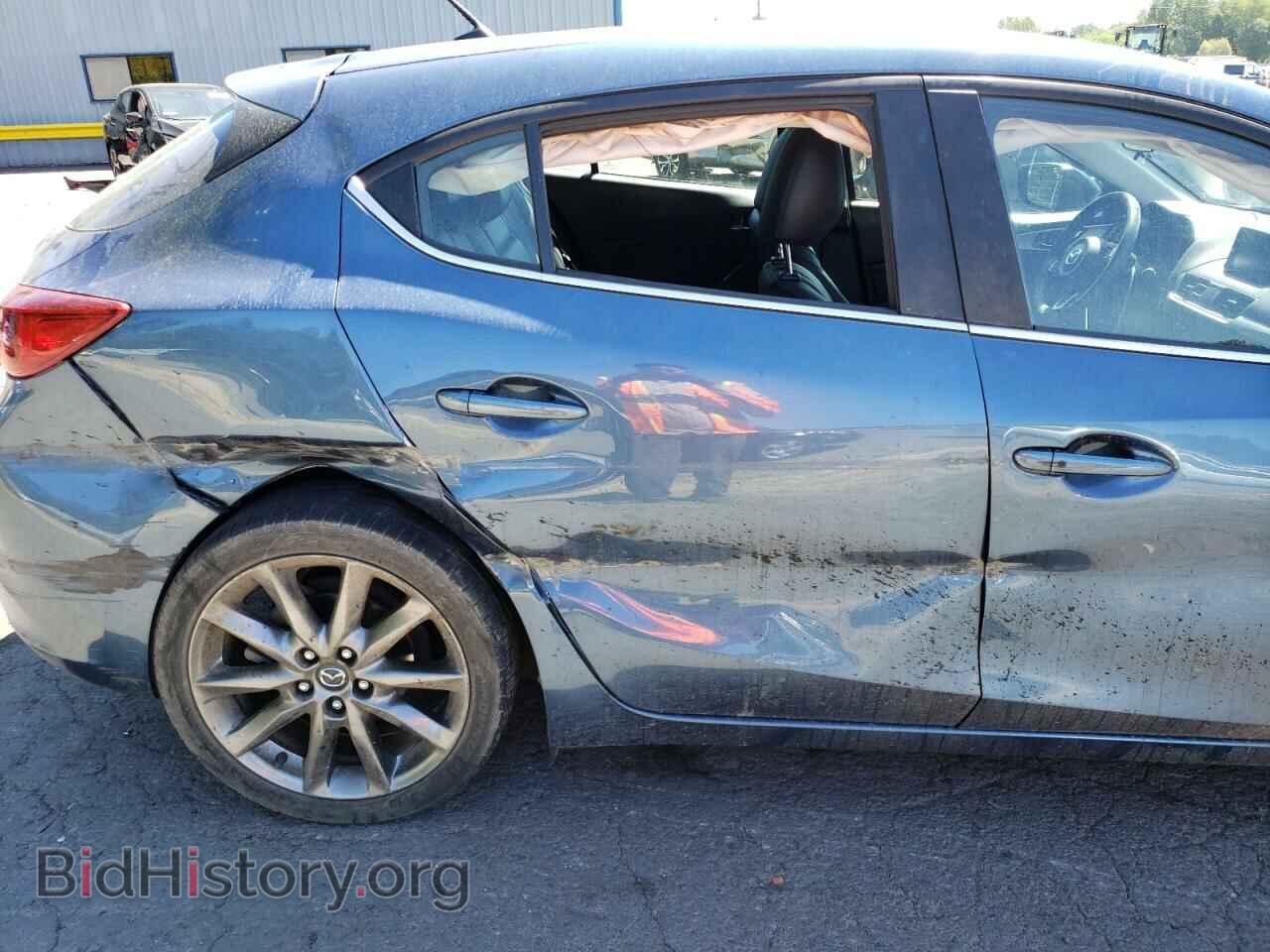 2018 MAZDA 3 - VIN: 3MZBN1L38JM271860 - Фото 10