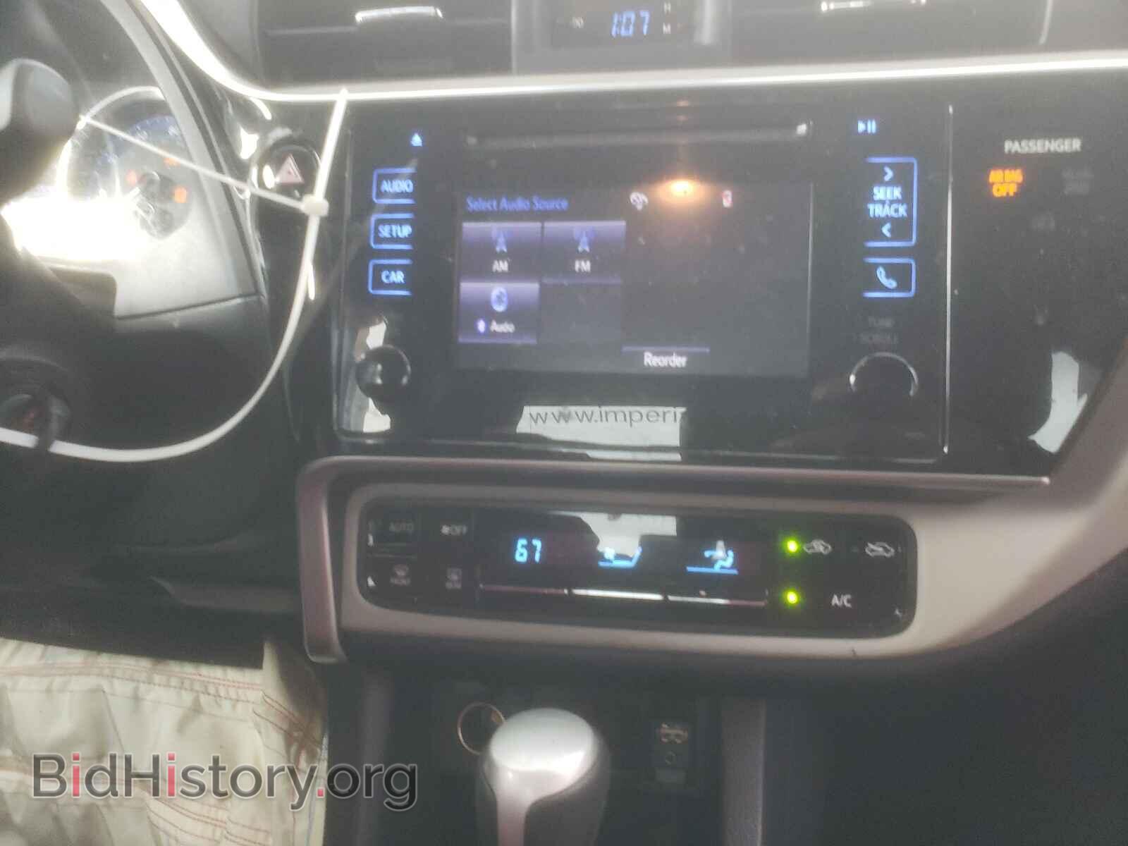2017 TOYOTA COROLLA - VIN: 2T1BURHEXHC776851 - Фото 9