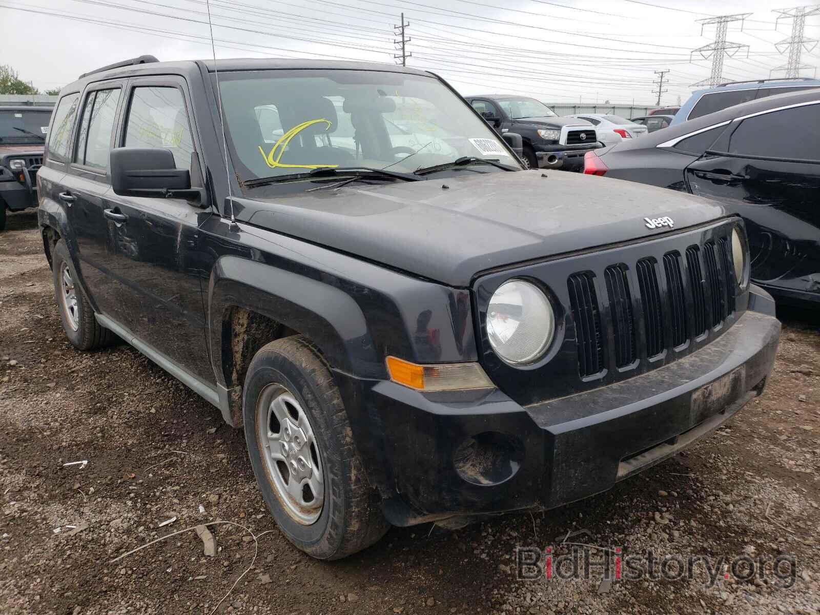 Photo 1J4NF2GB4AD611841 - JEEP PATRIOT 2010