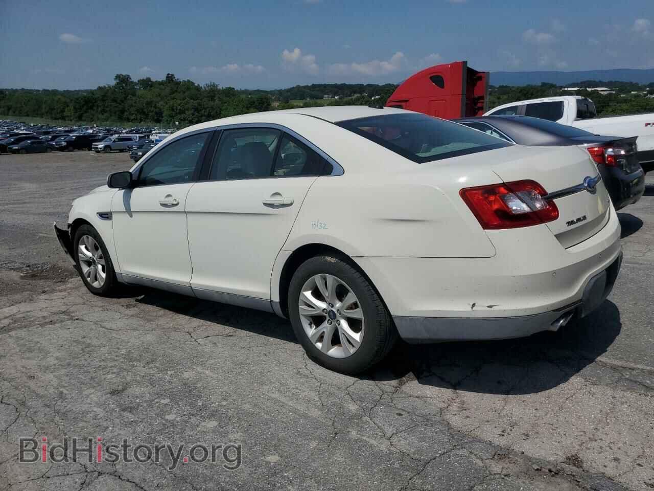 2011 FORD TAURUS - VIN: 1FAHP2EW8BG172302 - Фото 2