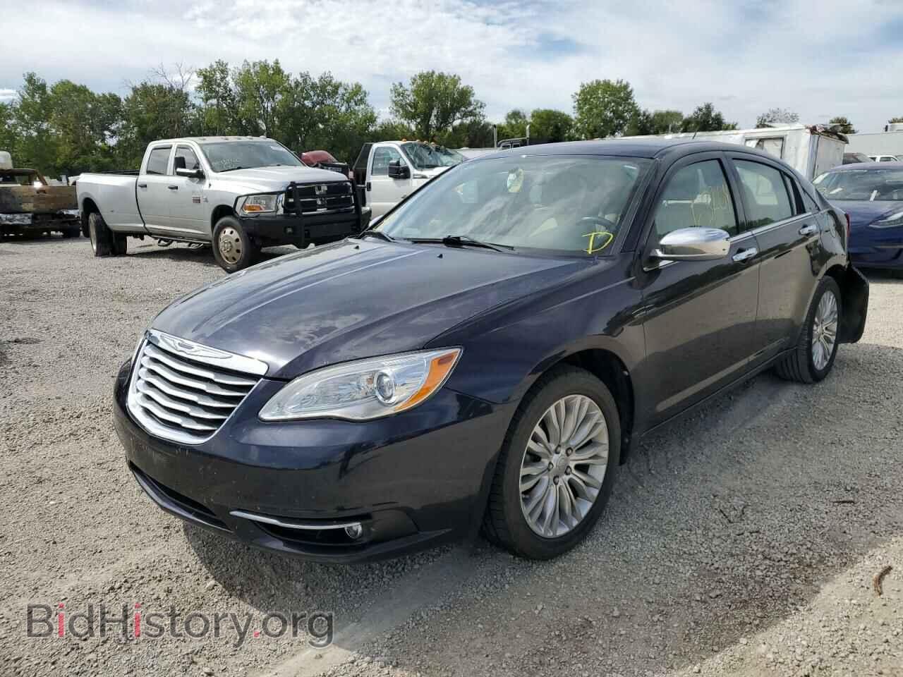 2012 CHRYSLER 200 - VIN: 1C3CCBCB1CN108782 - Фото 2