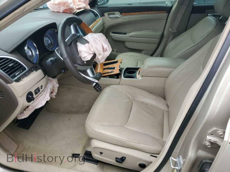 2012 Chrysler 300 (VIN 2C3CCAET8CH274130) — photo 7 of 13