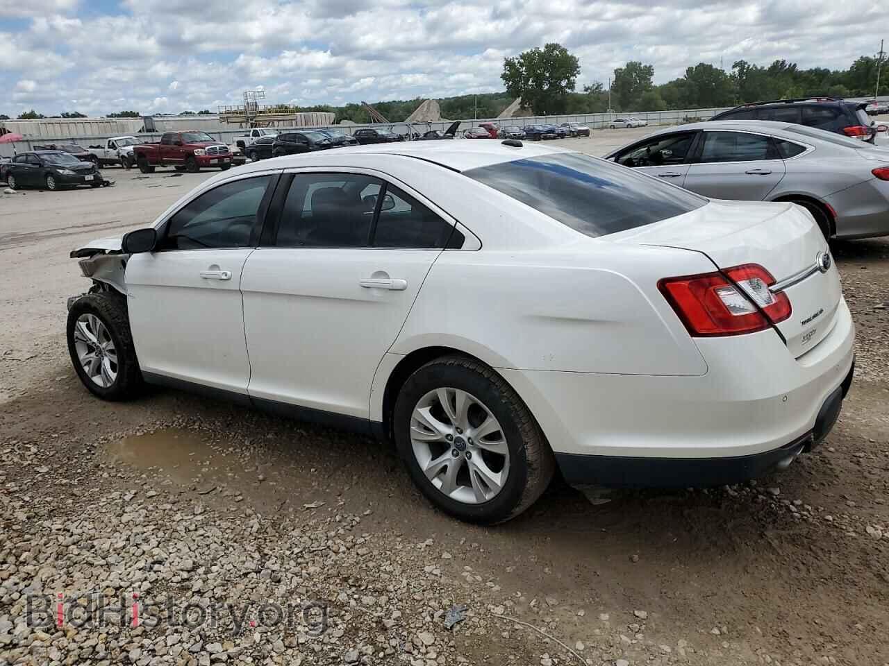 2011 FORD TAURUS - VIN: 1FAHP2EW2BG152630 - Photo 2