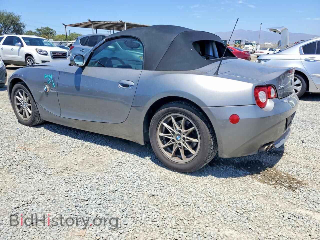 2005 BMW Z4 - VIN: 4USBT33505LR70911 - Фото 2