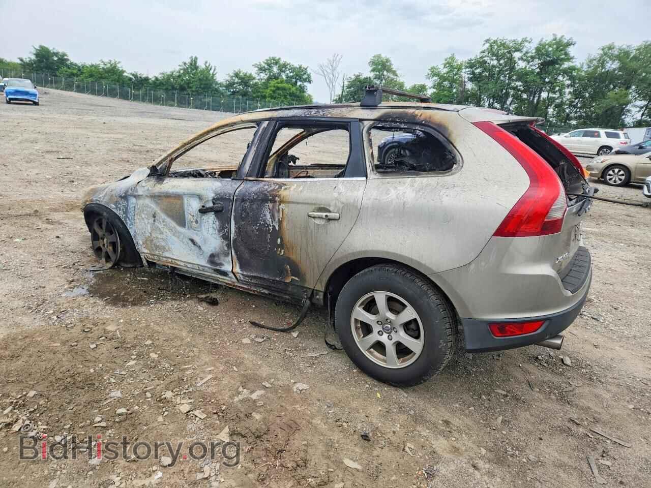 2012 VOLVO XC60 - VIN: YV4952DL3C2311615 - Photo 2