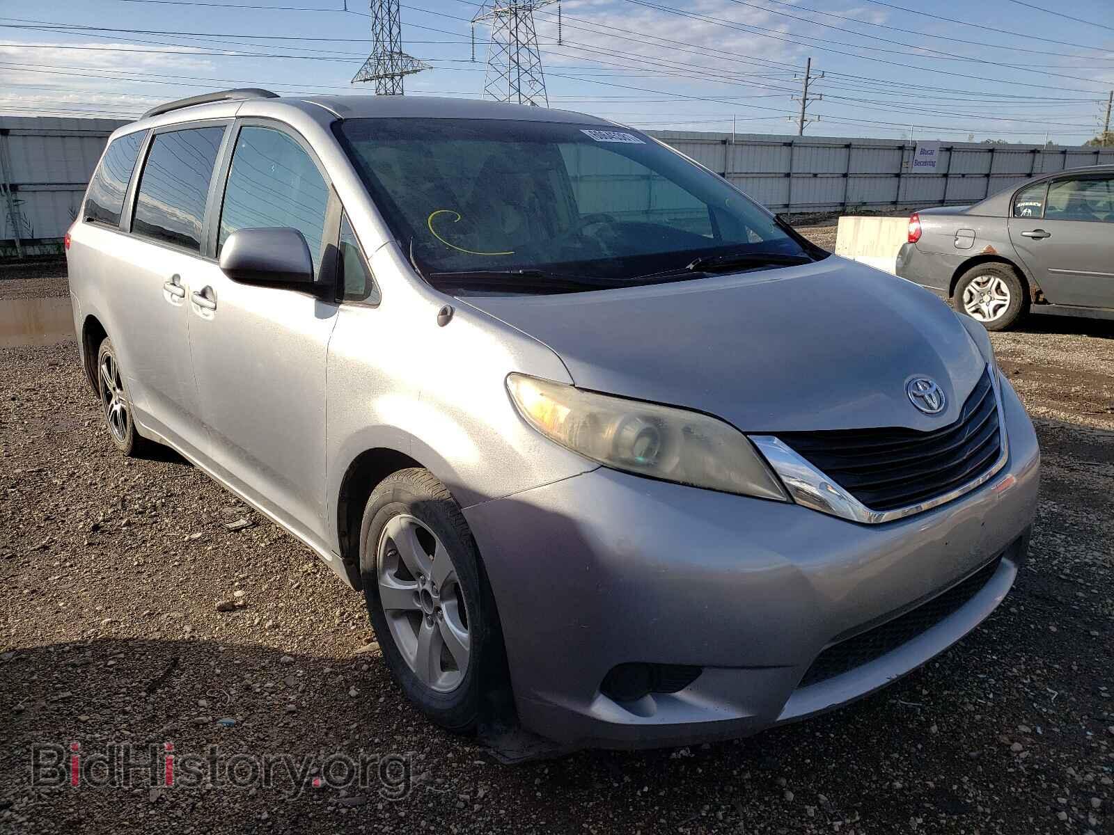 Photo 5TDKK3DC7CS229365 - TOYOTA SIENNA 2012