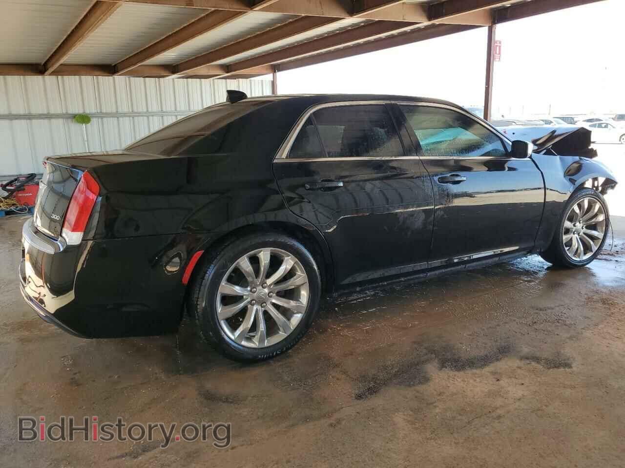 2019 CHRYSLER 300 - VIN: 2C3CCAAGXKH610142 - Фото 3