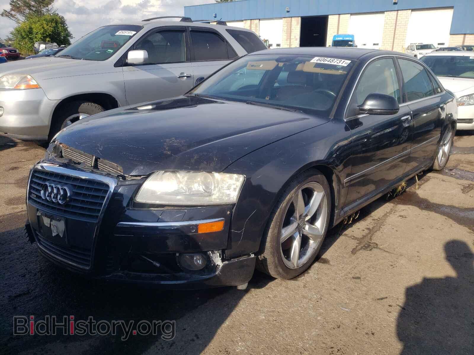 2010 AUDI A8 - VIN: WAURVAFA1AN005711 - Фото 2