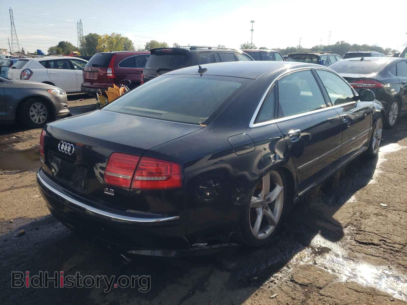 2010 AUDI A8 - VIN: WAURVAFA1AN005711 - Фото 4