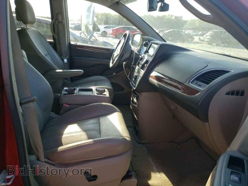 2011 Chrysler MINIVAN (VIN 2A4RR8DG4BR667692) — photo 5 of 10