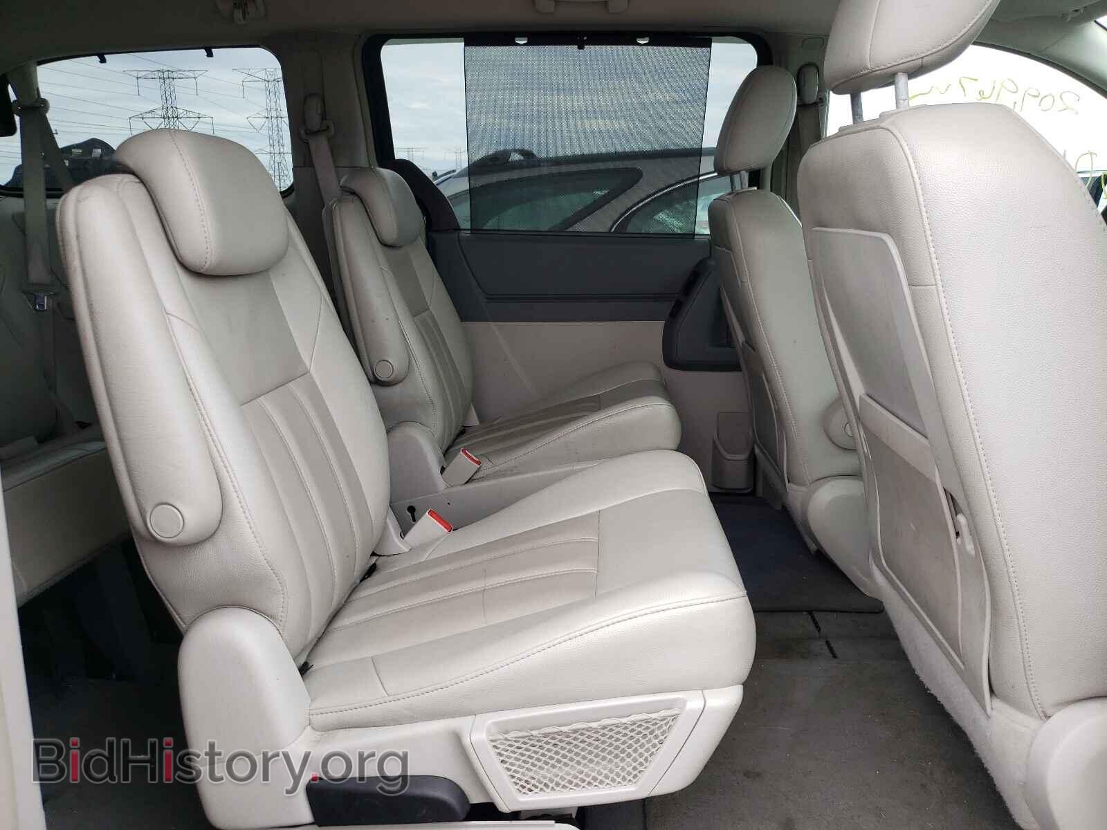 2008 CHRYSLER MINIVAN - VIN: 2A8HR54P68R635716 - Фото 6