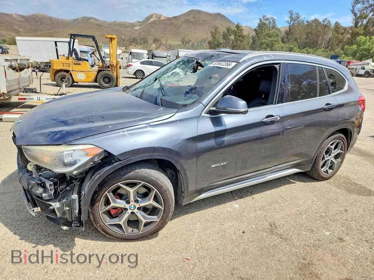 Photo WBXHU7C37J5H39575 - BMW X1 2018