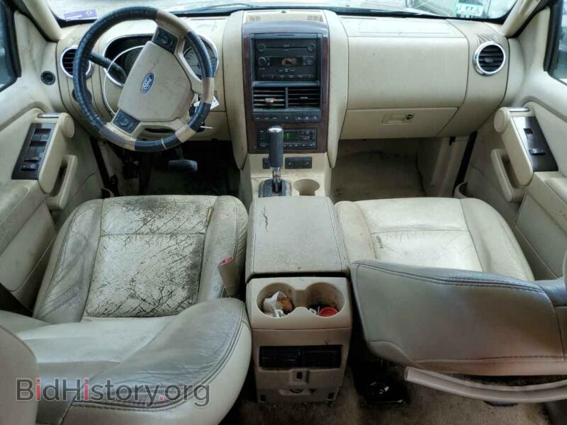 2006 Ford EXPLORER (VIN 1FMEU75866UB43503) — photo 8 of 13