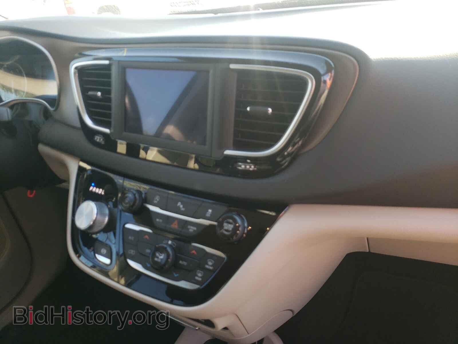 2019 CHRYSLER PACIFICA - VIN: 2C4RC1BGXKR596905 - Фото 9