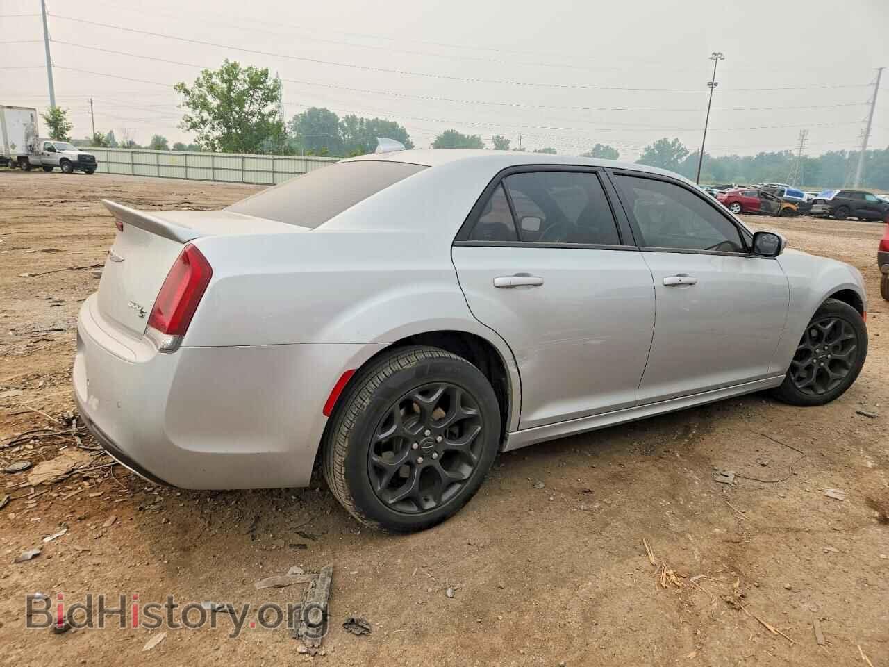 2019 CHRYSLER 300 - VIN: 2C3CCAGGXKH573438 - Фото 3