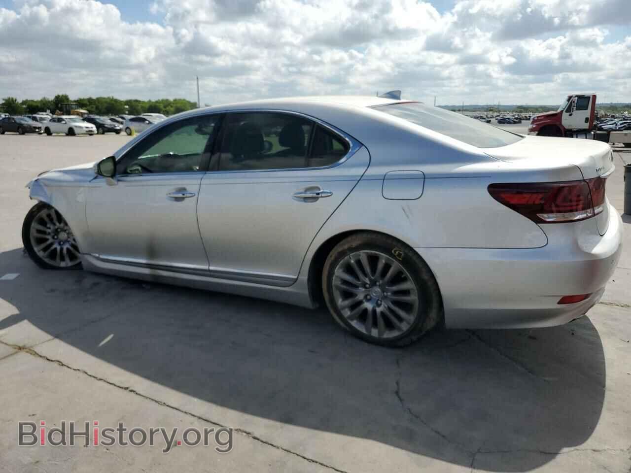2016 LEXUS LS460 - VIN: JTHBL5EF5G5140566 - Photo 2
